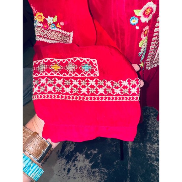 Johnny Was Bethanie Boho Tunic Strawberry Embroidered Tunic Top M Red Floral - Picture 9 of 9